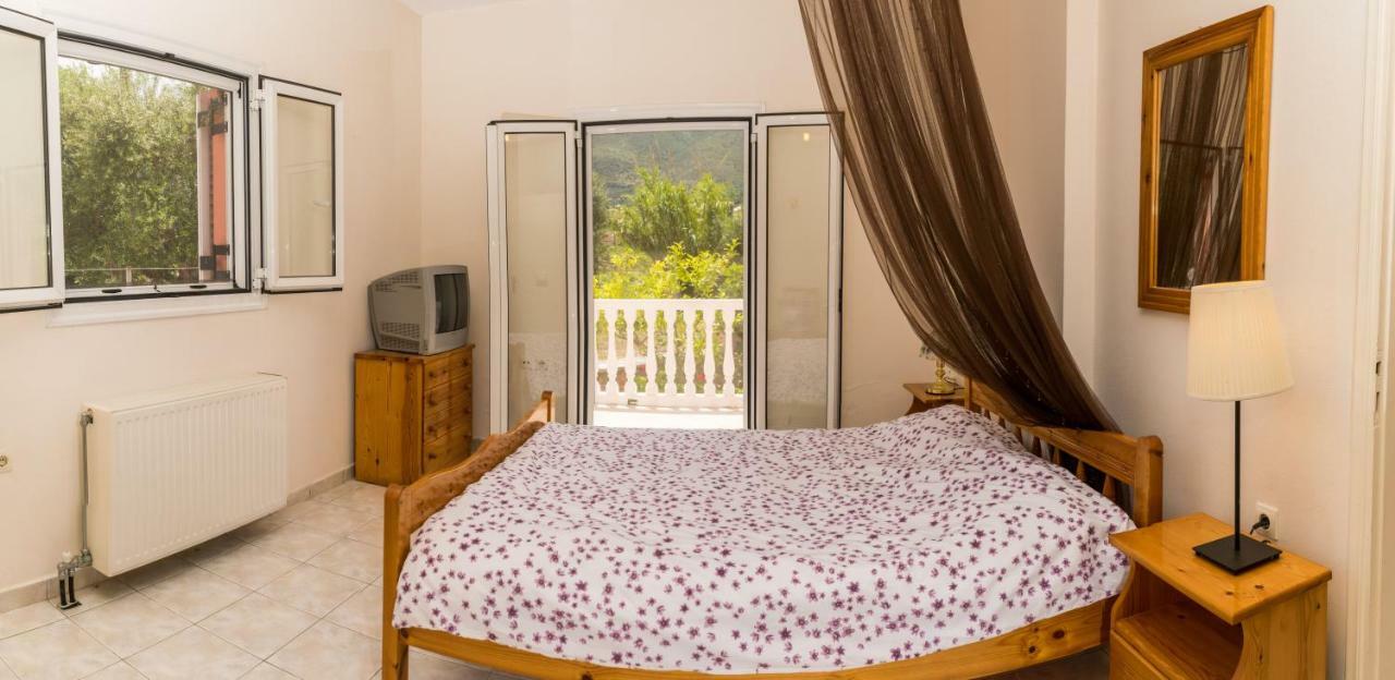 알리케스 2 Bed House With Mountain View 아파트 외부 사진